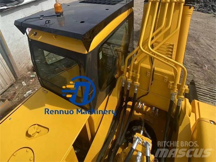 Komatsu 350-8 Bageri gusjeničari