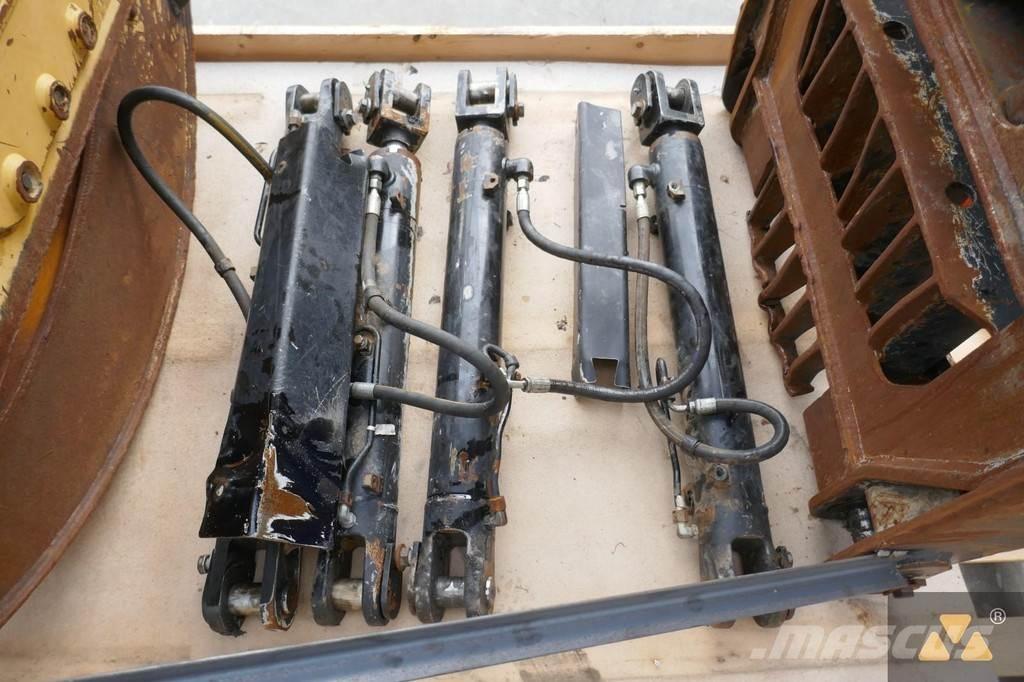 CAT 525D Grapple Transport – ostalo