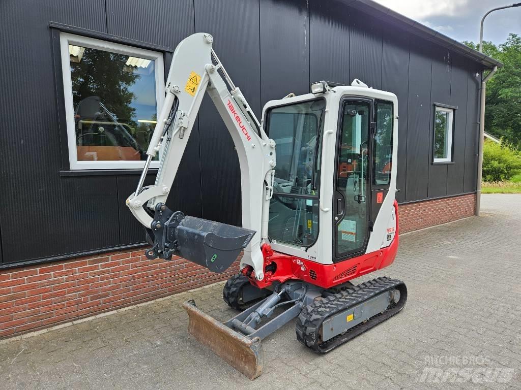 Takeuchi TB 216 Mini bageri <7t