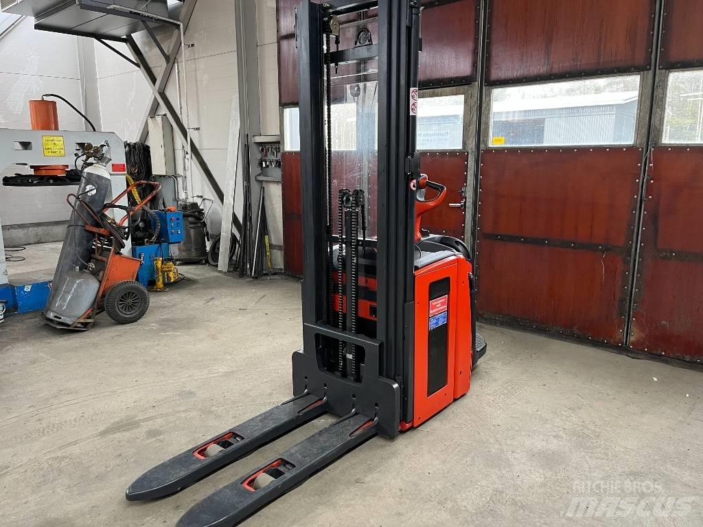 Linde L14AP Samopogonski ručni viličari