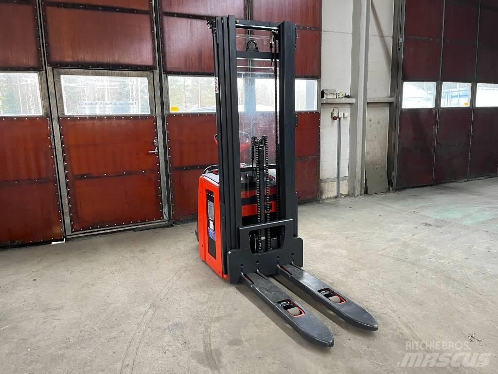 Linde L14AP Samopogonski ručni viličari