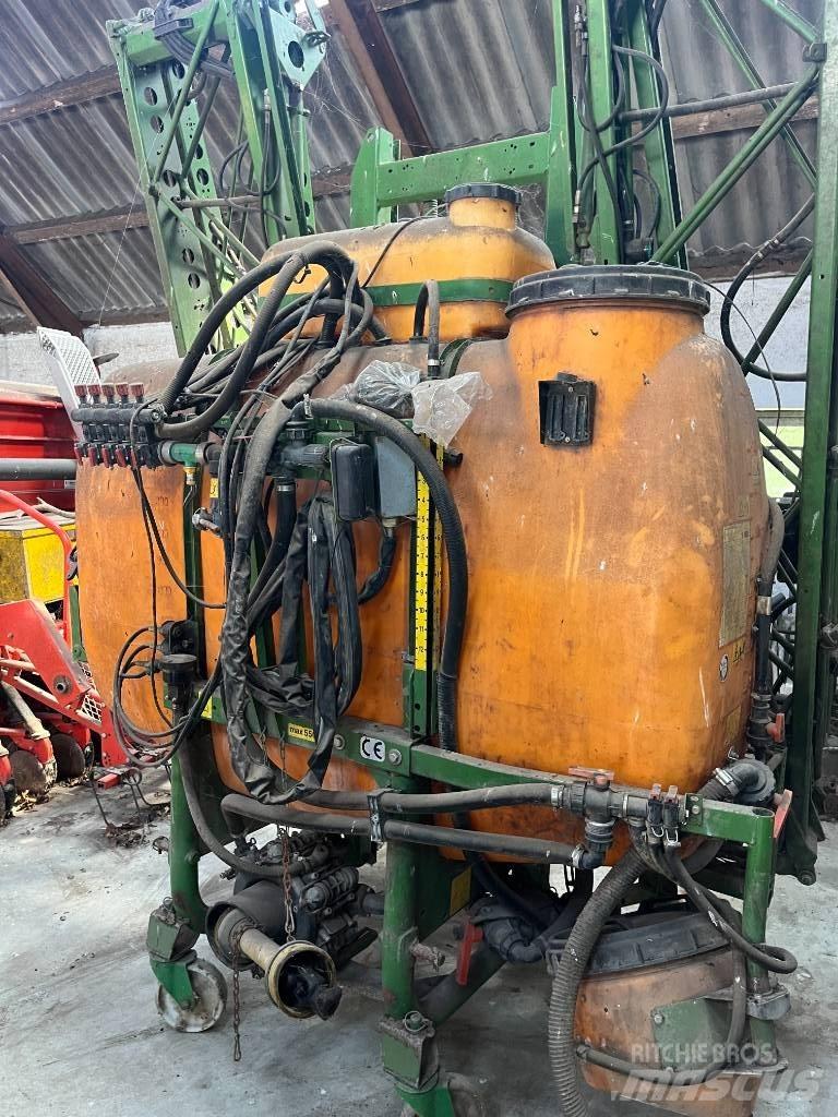 Amazone UF 1200 Ugradene prskalice