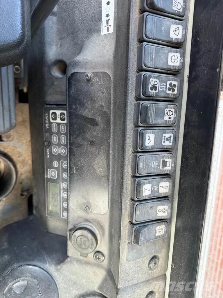Takeuchi TB230 Bageri gusjeničari