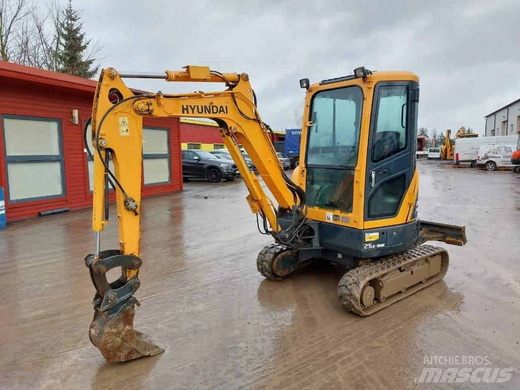 Hyundai R25Z-9AK Mini bageri <7t