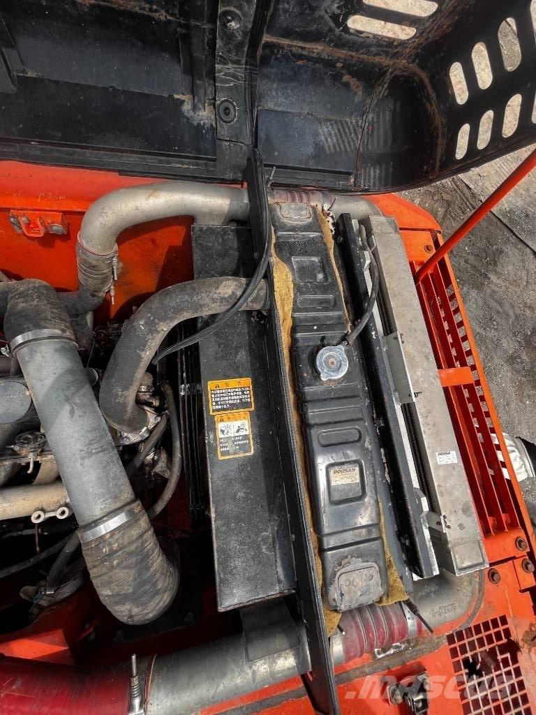 Doosan DH 225 LC-7 Bageri gusjeničari