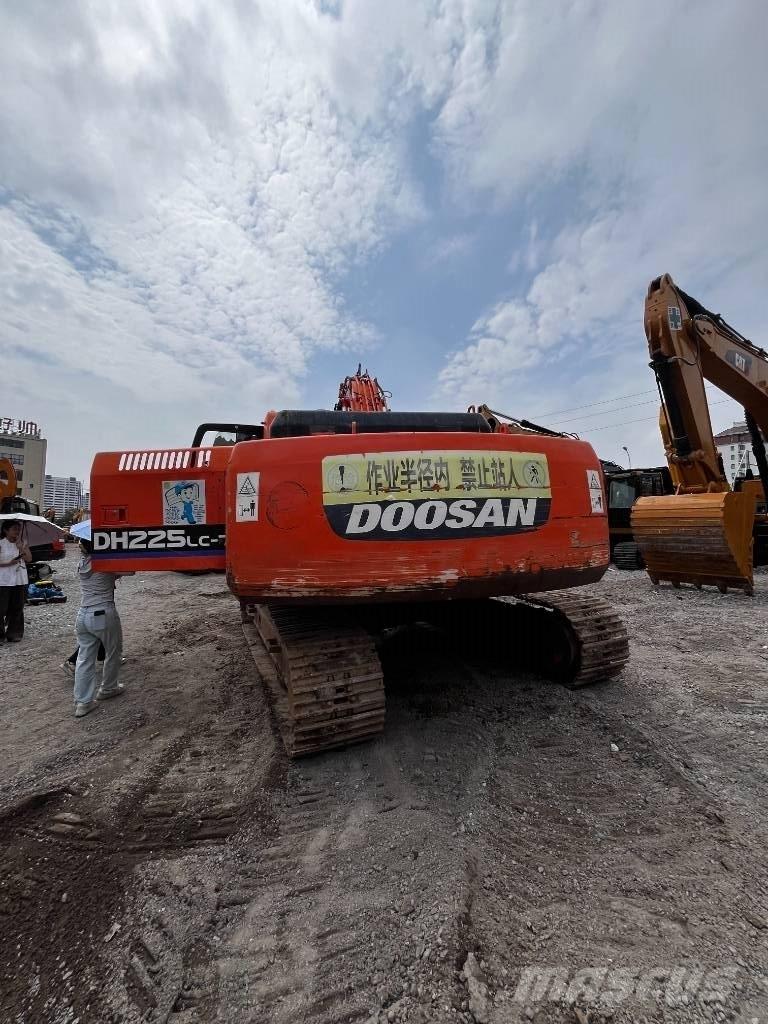 Doosan DH 225 LC-7 Bageri gusjeničari