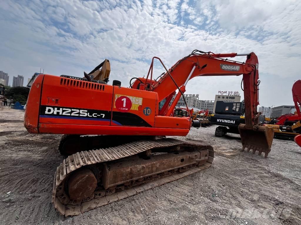 Doosan DH 225 LC-7 Bageri gusjeničari