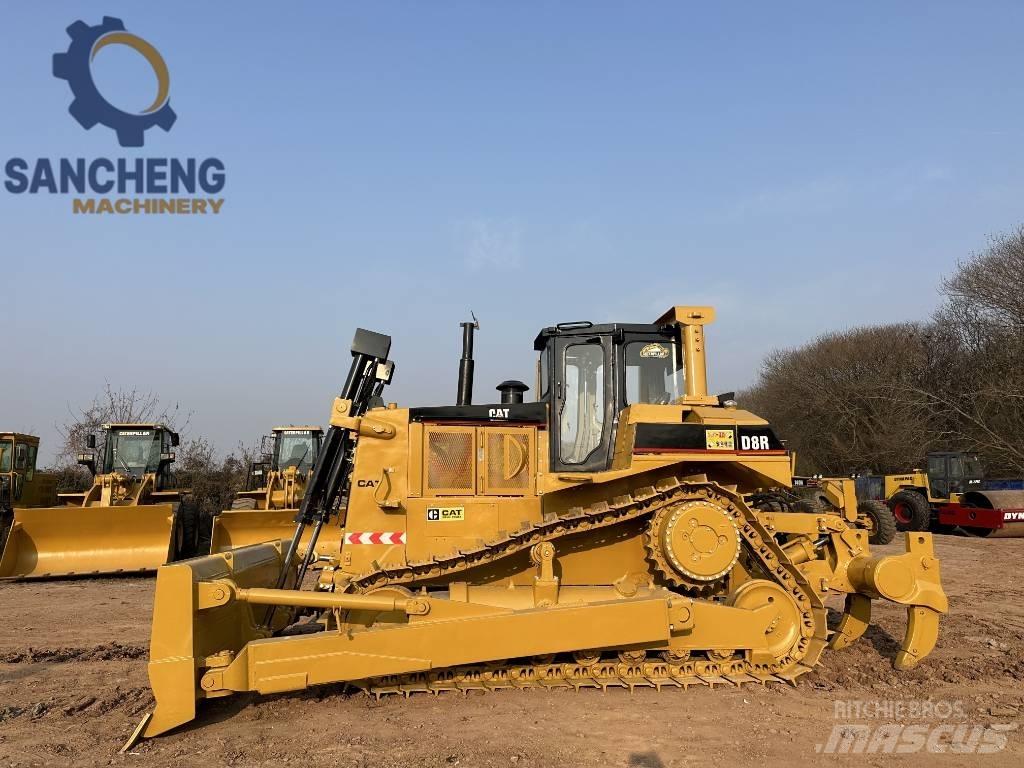 CAT D8R Buldožeri gusjeničari