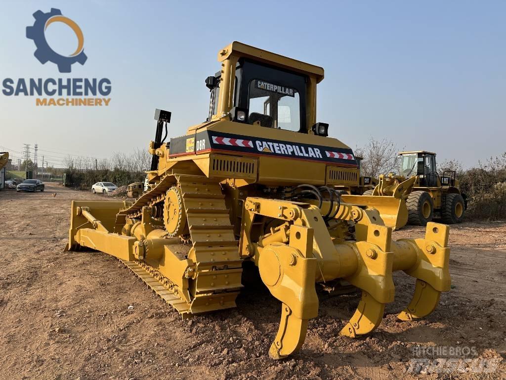 CAT D8R Buldožeri gusjeničari