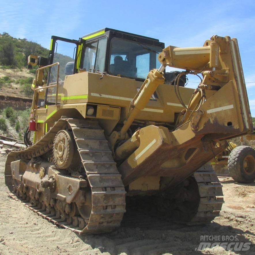 CAT D 9 T Buldožeri gusjeničari
