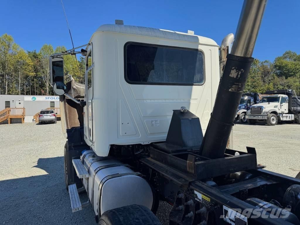 Mack GU713 Kiper kamioni