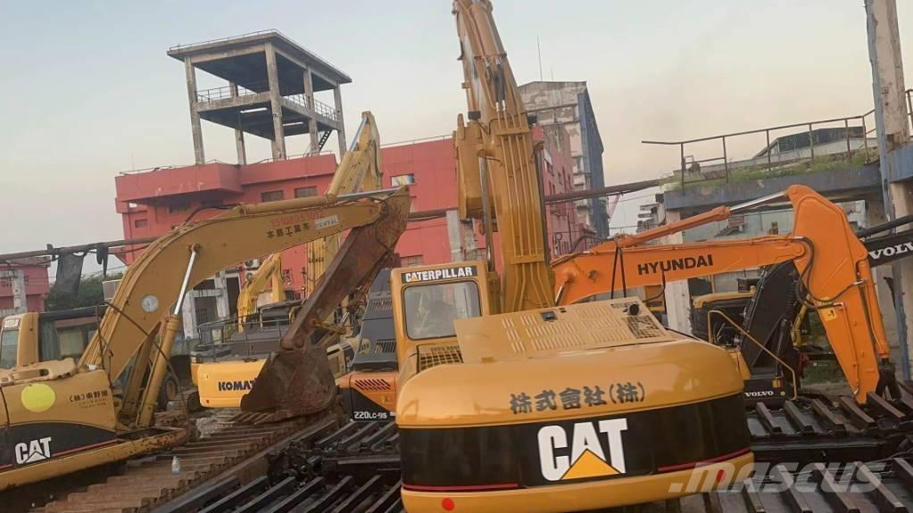 CAT 320 C Amfibijski bageri