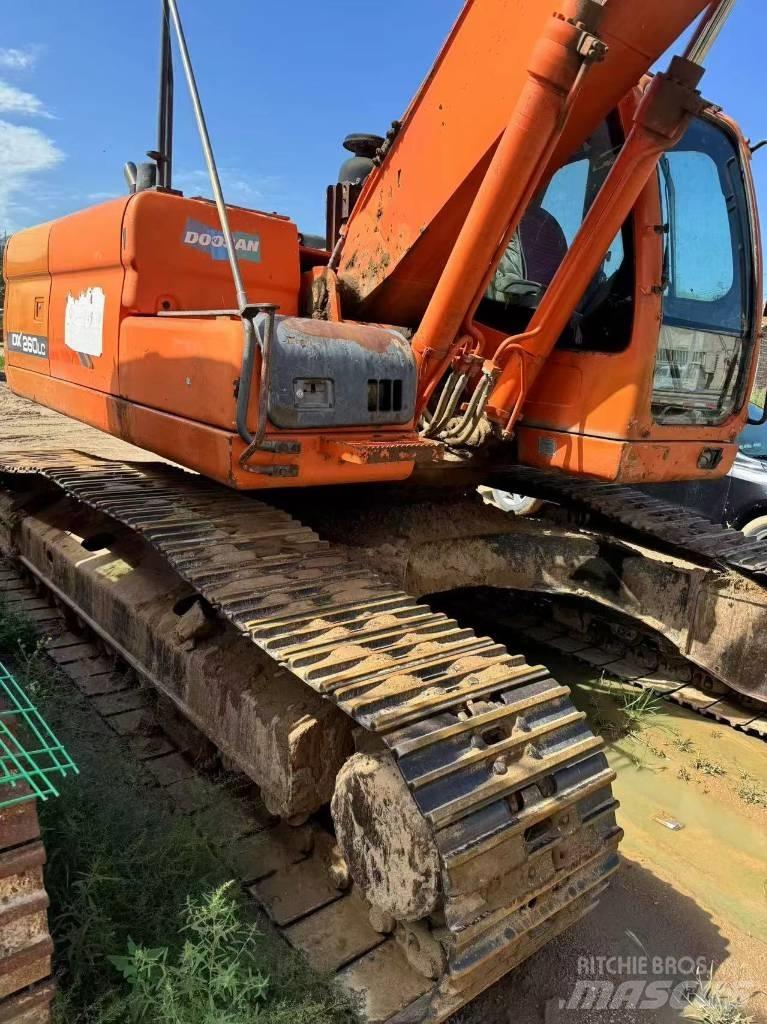 Doosan DX 260LC Bageri gusjeničari