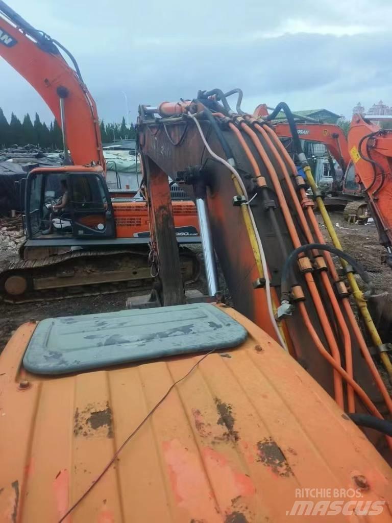 Doosan DX 260LC Bageri gusjeničari
