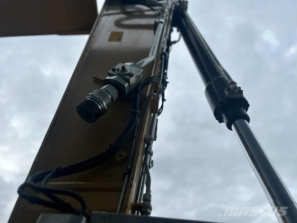 CAT M318F Bageri na kotačima