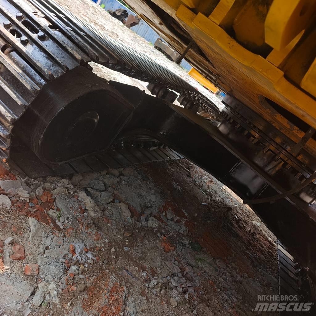 CAT 320 GC Bageri na kotačima