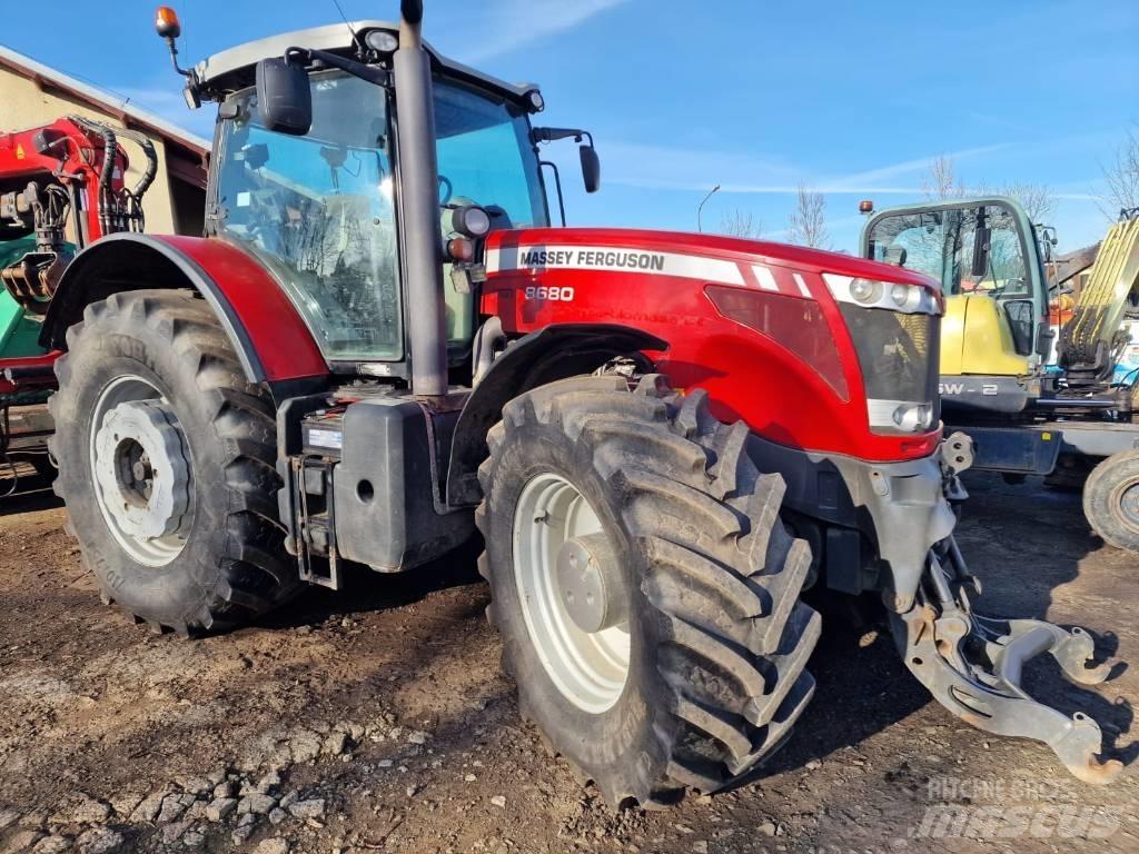 Massey Ferguson 8680 Traktori