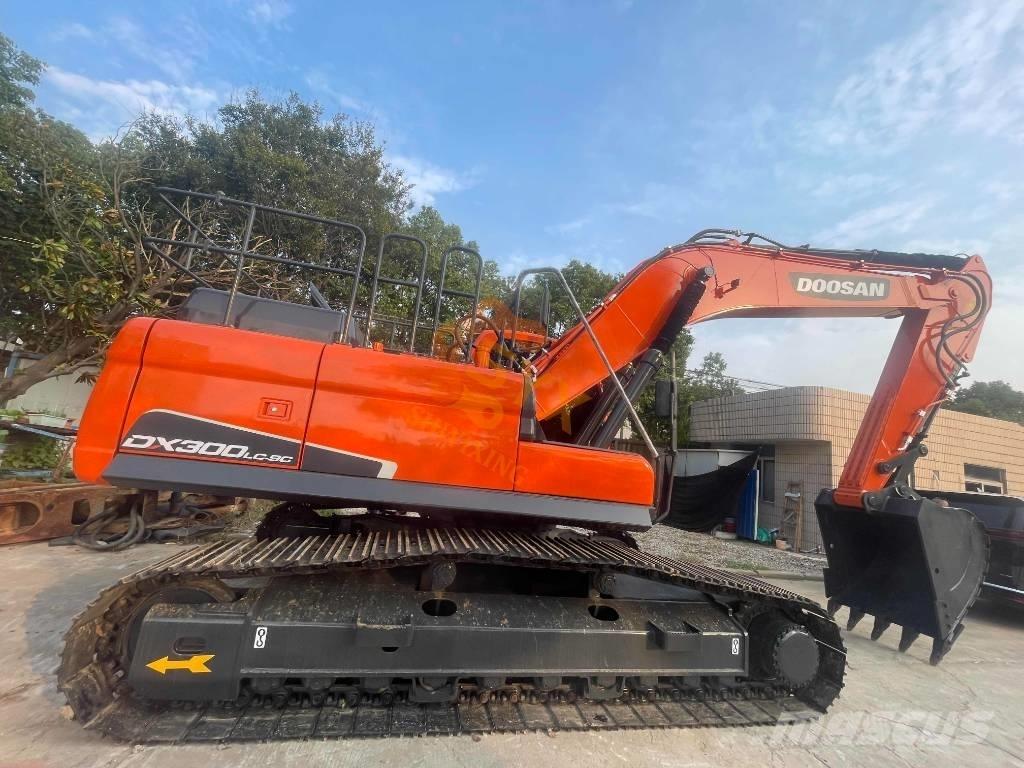 Doosan DX 300LCA Bageri gusjeničari