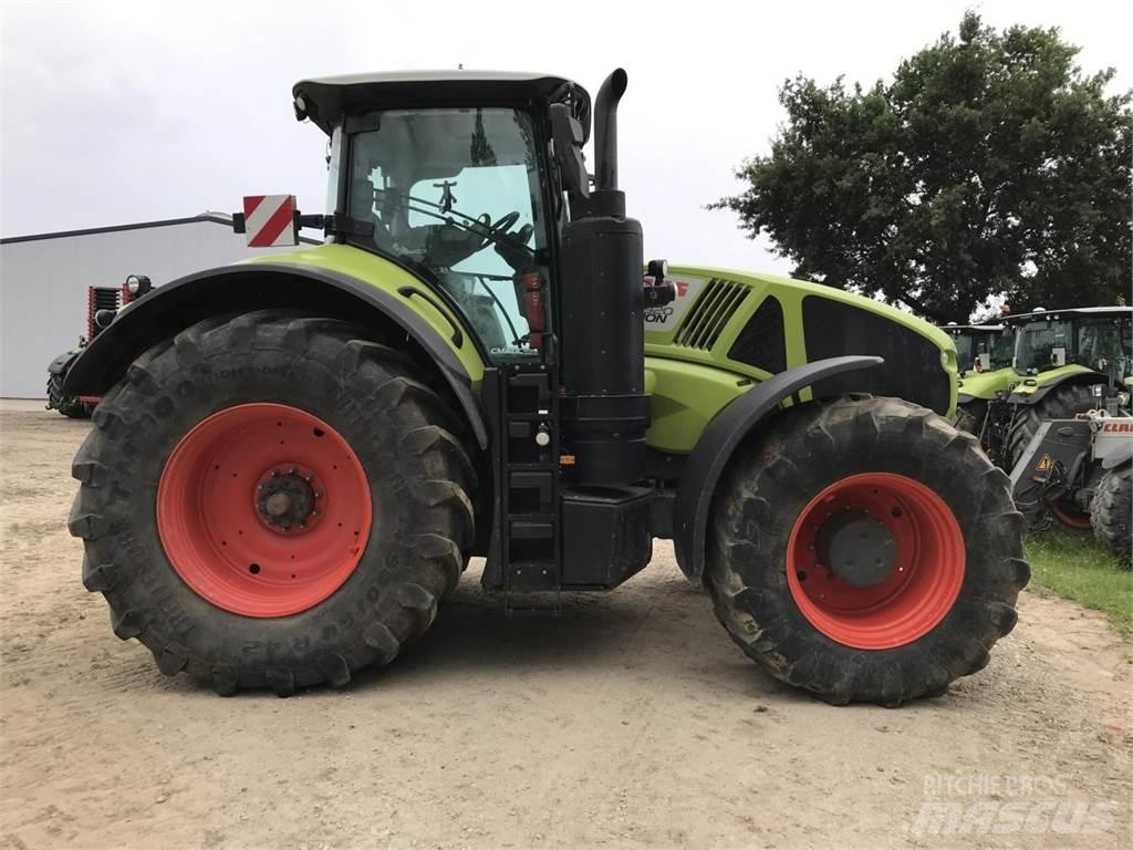 CLAAS Axion 920 Traktori