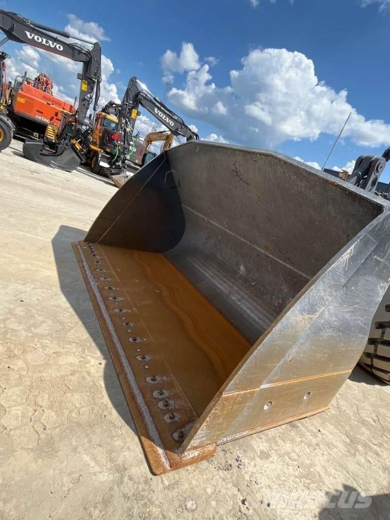 Volvo L 220 H Utovarivači na kotačima