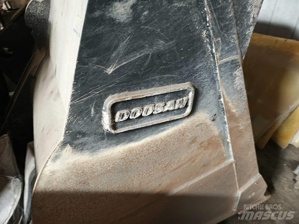 Doosan DL 320-7 Utovarivači na kotačima