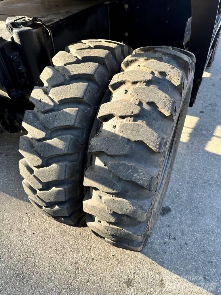 CAT M 318 F Bageri na kotačima