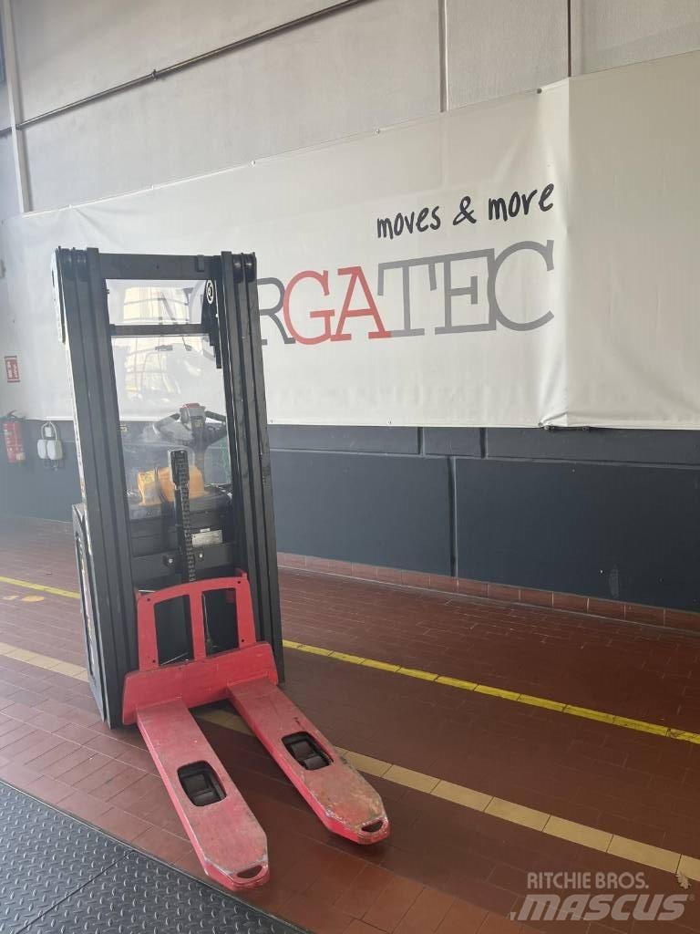 Hyster S1.4 Ručni električni viličar
