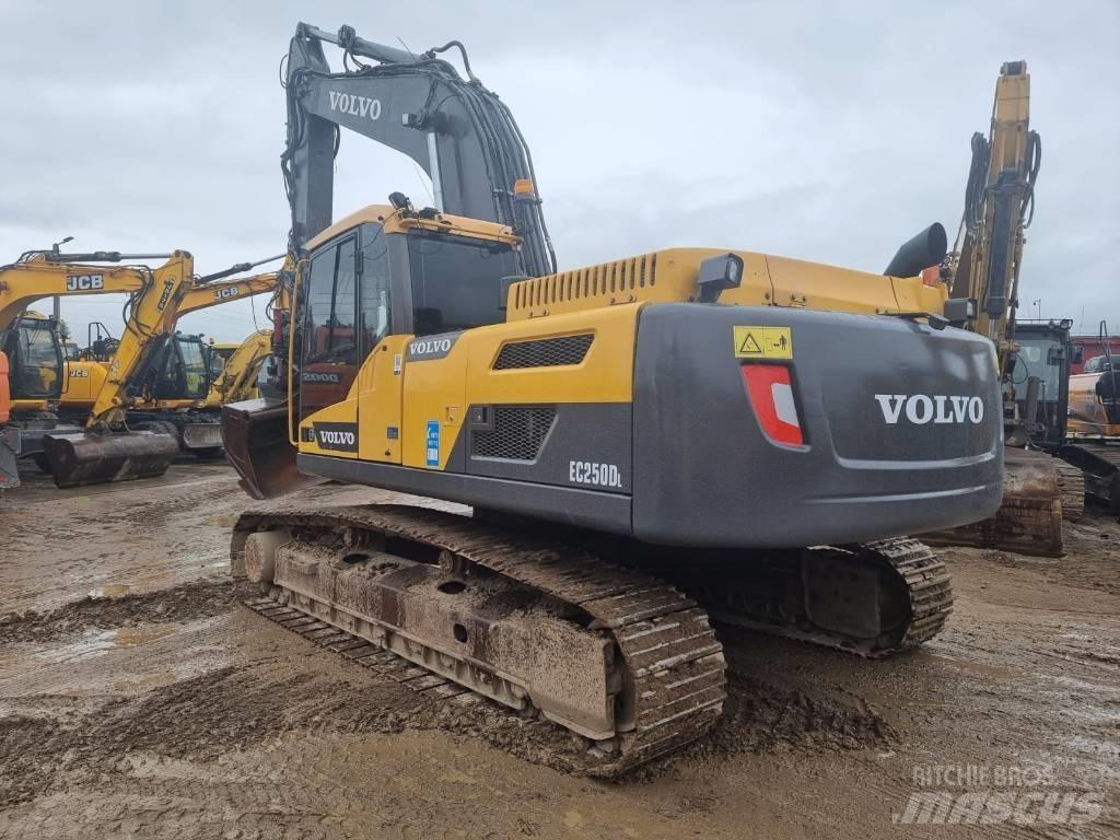 Volvo EC 250 D L Bageri gusjeničari