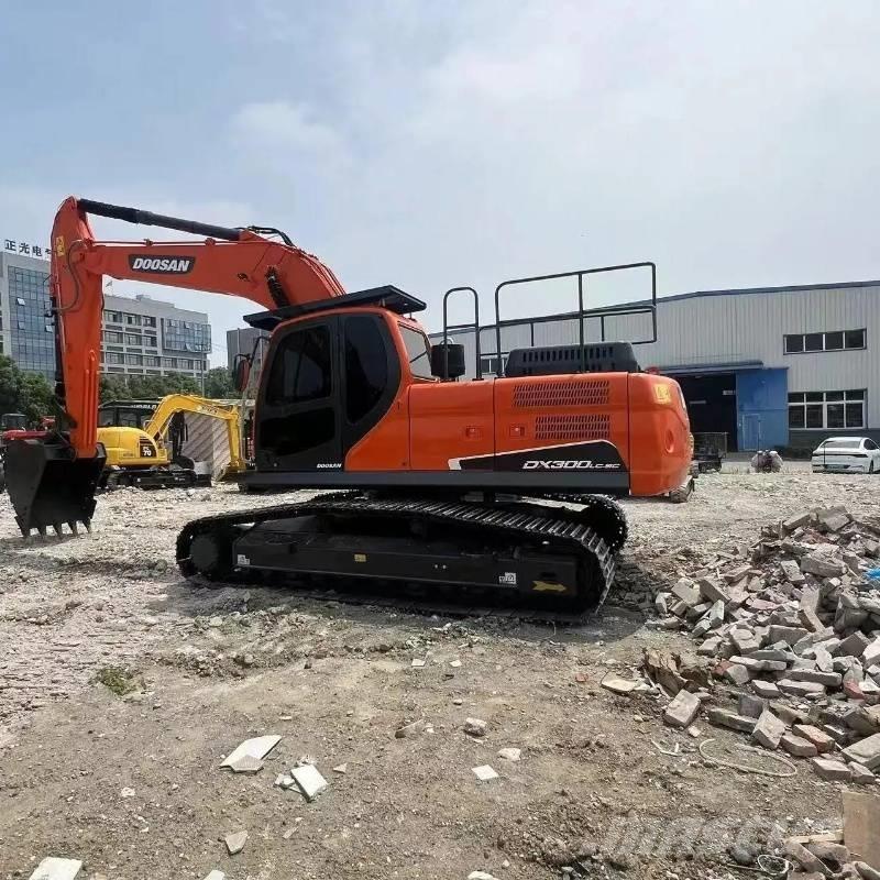 Doosan DX300 Bageri gusjeničari