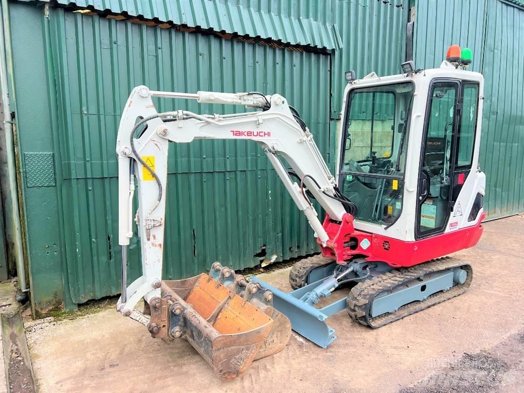 Takeuchi TB225 Mini bageri <7t