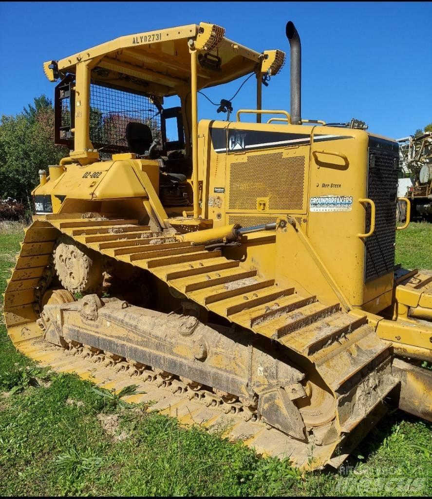 CAT D 6 N Buldožeri gusjeničari