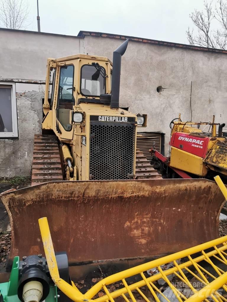 CAT D 4 H Buldožeri gusjeničari