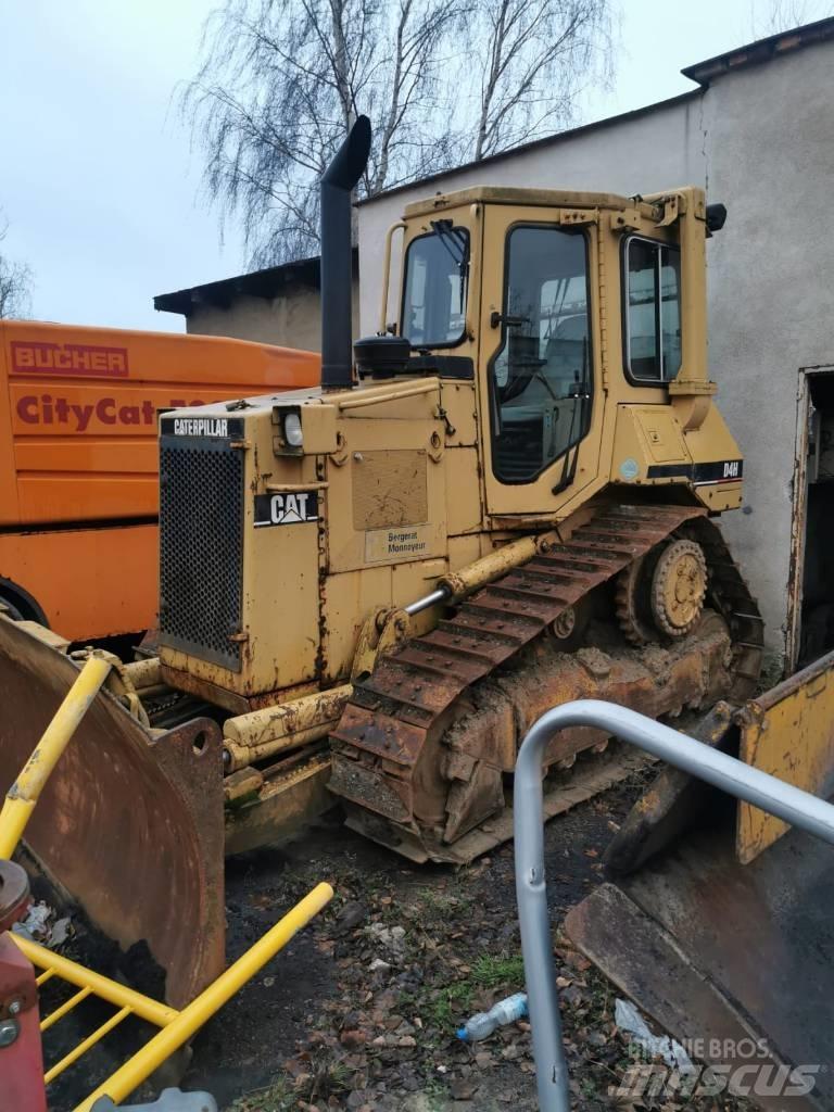 CAT D 4 H Buldožeri gusjeničari