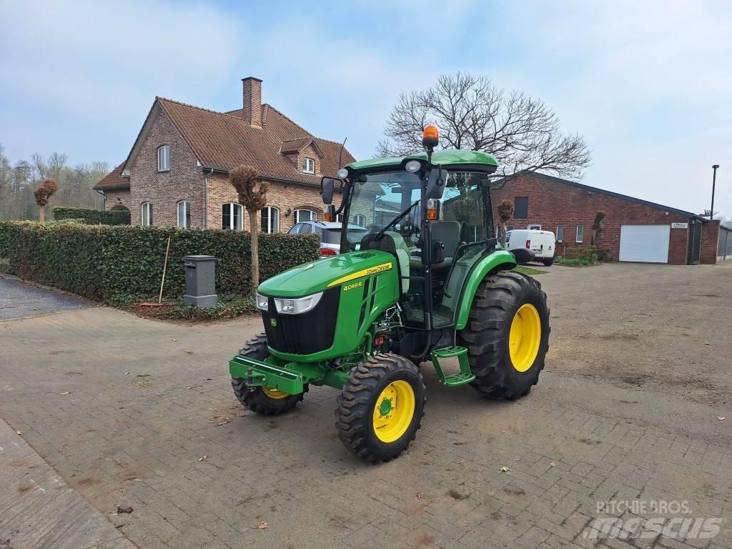 John Deere 4049R Kompaktni (mali) traktori