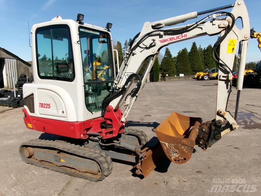 Takeuchi TB 225 Mini bageri <7t