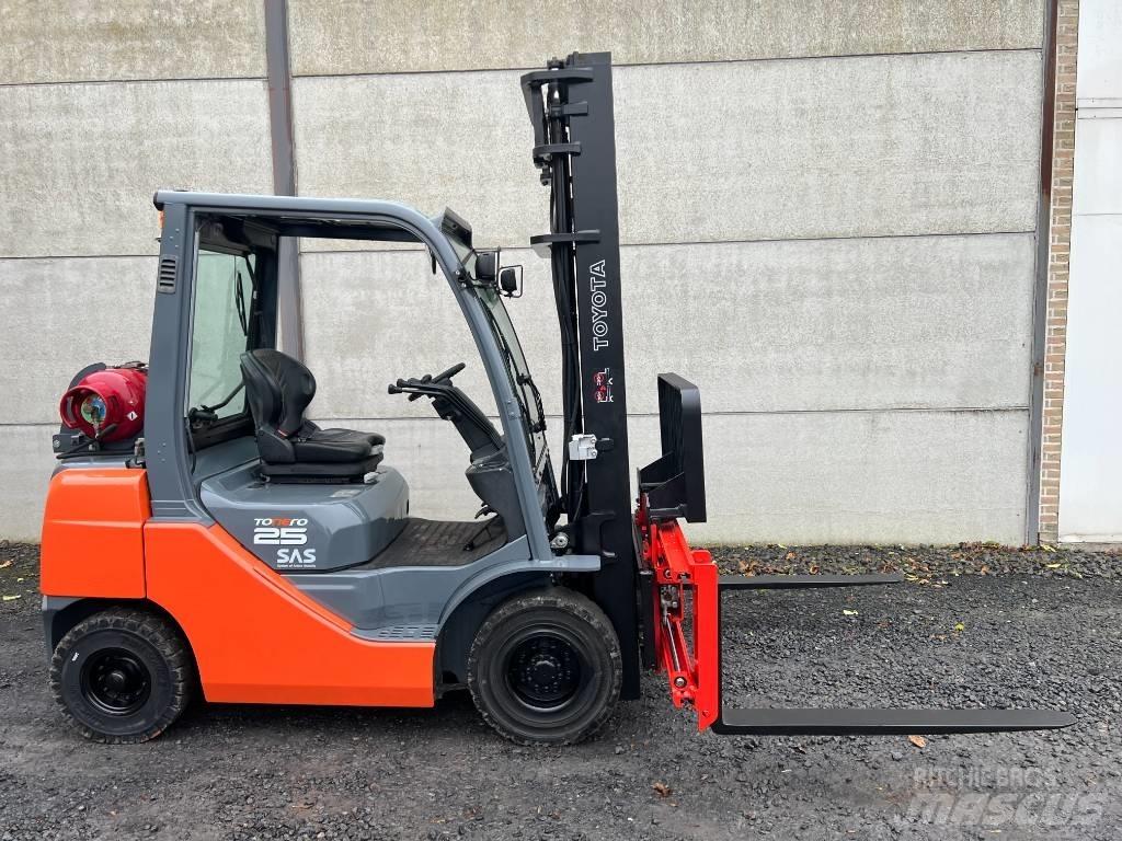Toyota 02-8 FGF 25 Plinski viličari