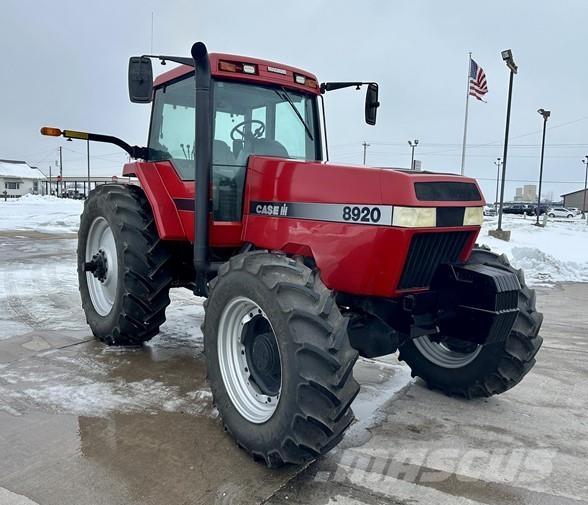 Case IH 8920 Traktori