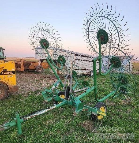 John Deere 702 Okretači i sakupljači sijena