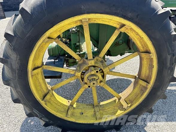 John Deere B Traktori