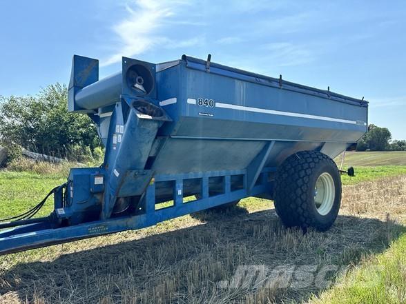 Kinze 840 Prikolice za zrno