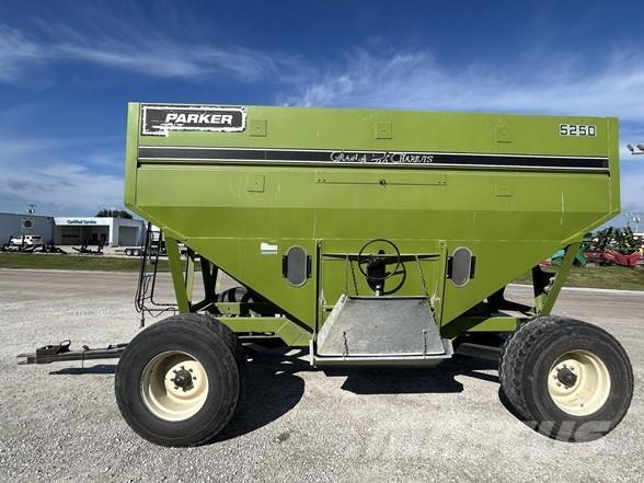 Parker 5250 Prikolice za zrno