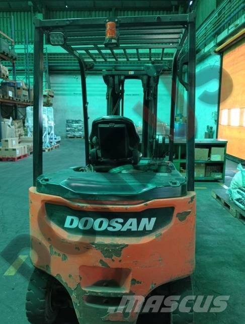 Doosan B 30 X-7 Električni viličari