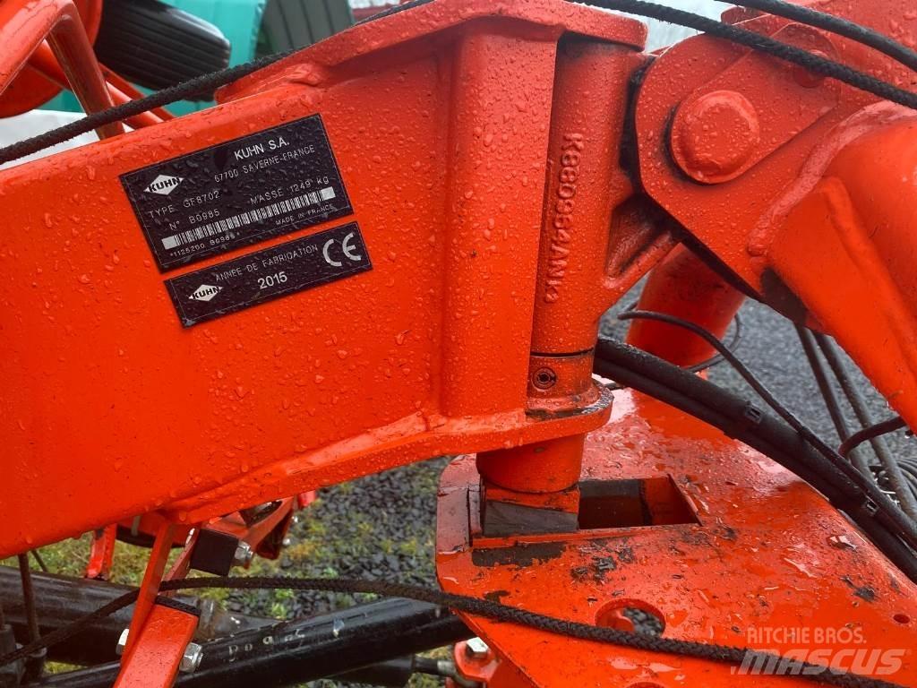 Kuhn GF8702 Okretači i sakupljači sijena