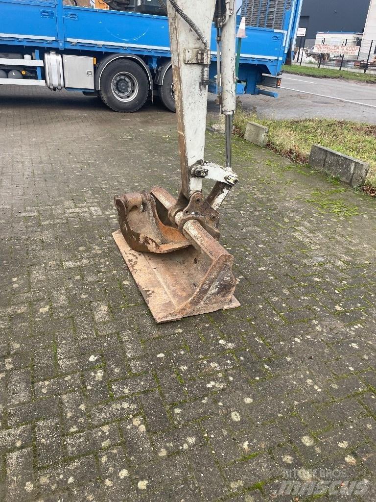 Takeuchi TB 235 Mini bageri <7t