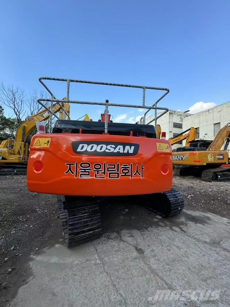 Doosan DX300LC Bageri gusjeničari