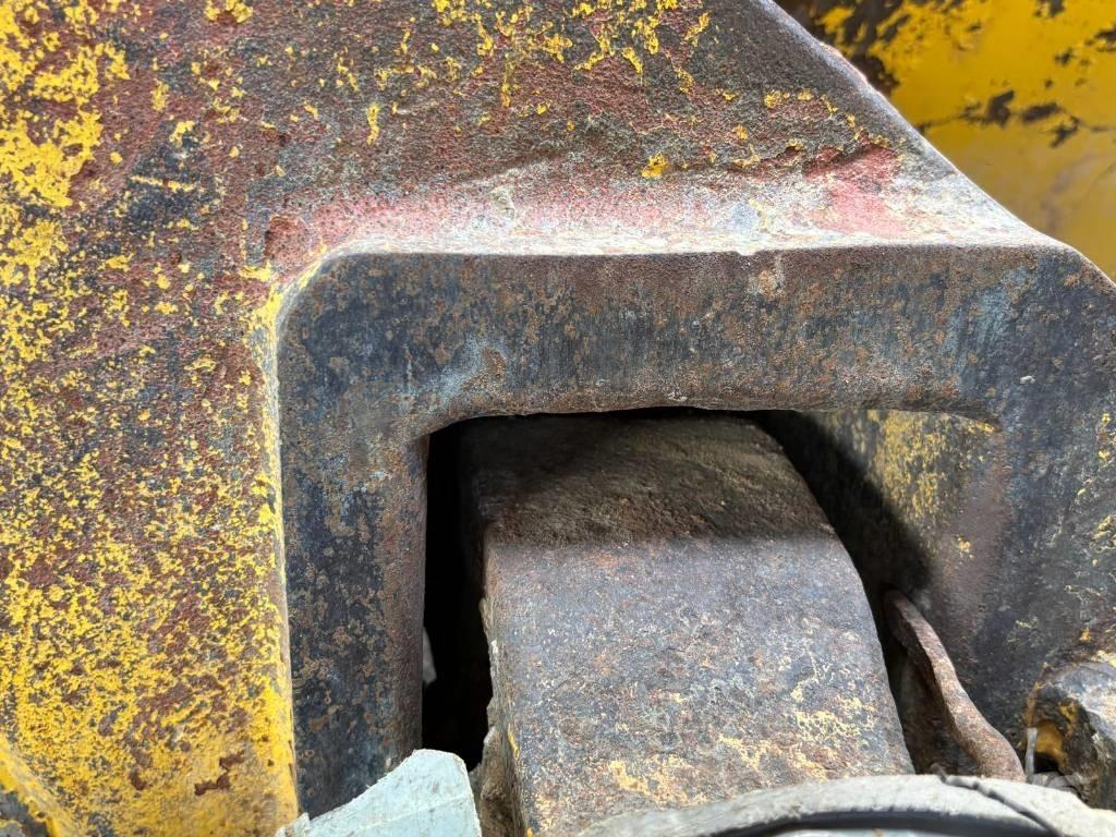 Komatsu D 51 PX-22 Buldožeri gusjeničari