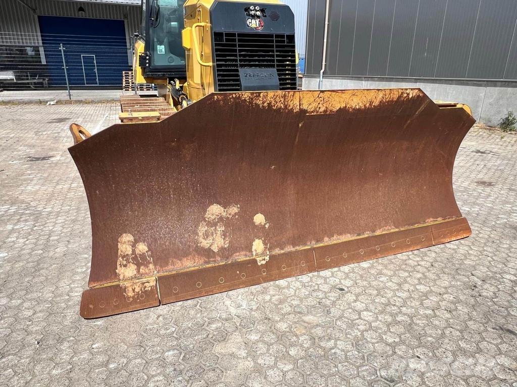 CAT D4-15VP Buldožeri gusjeničari