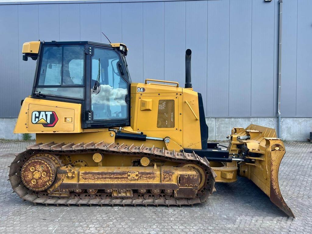 CAT D4-15VP Buldožeri gusjeničari