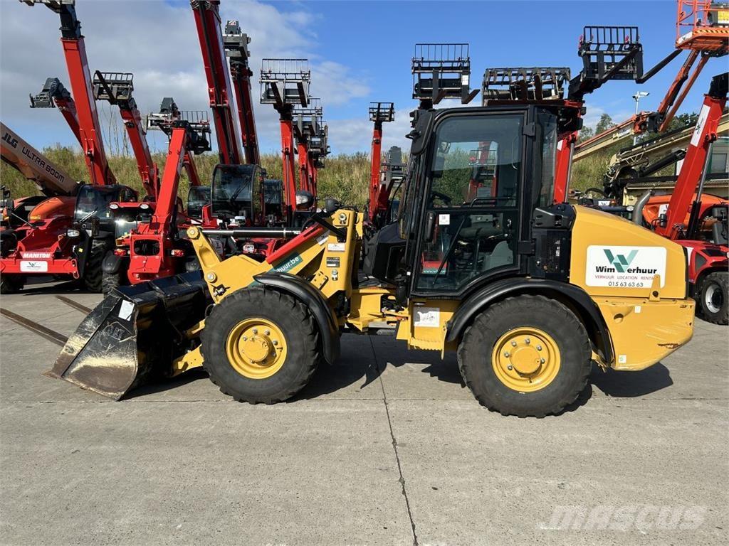 CAT 906 (9145) Višenamjenski utovarivači