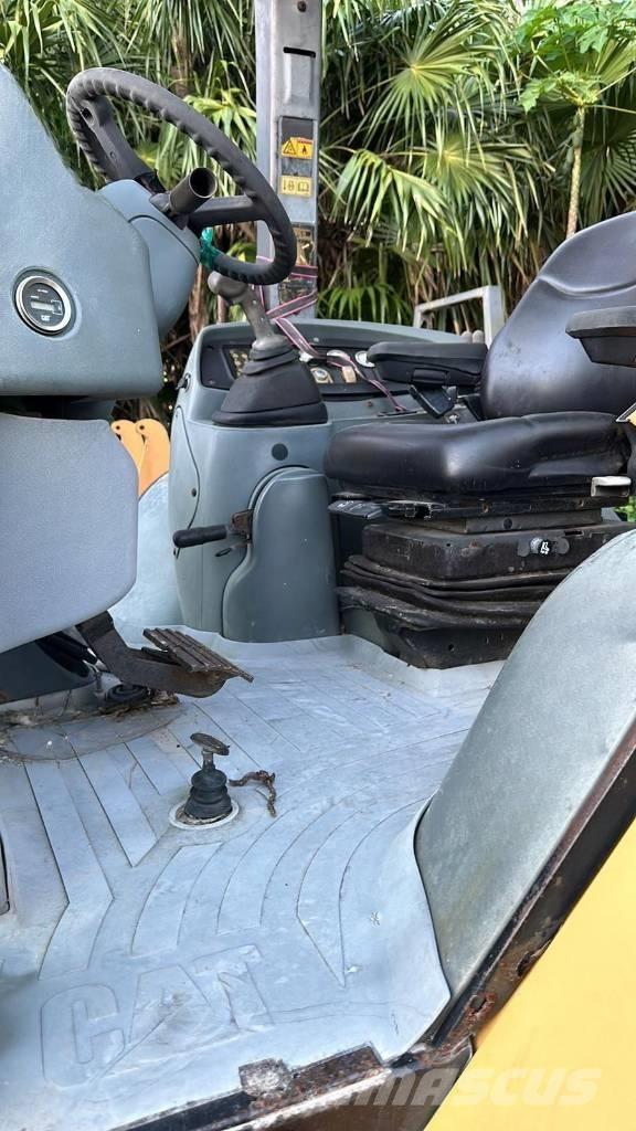 CAT 420 D IT Utovarni rovokopači